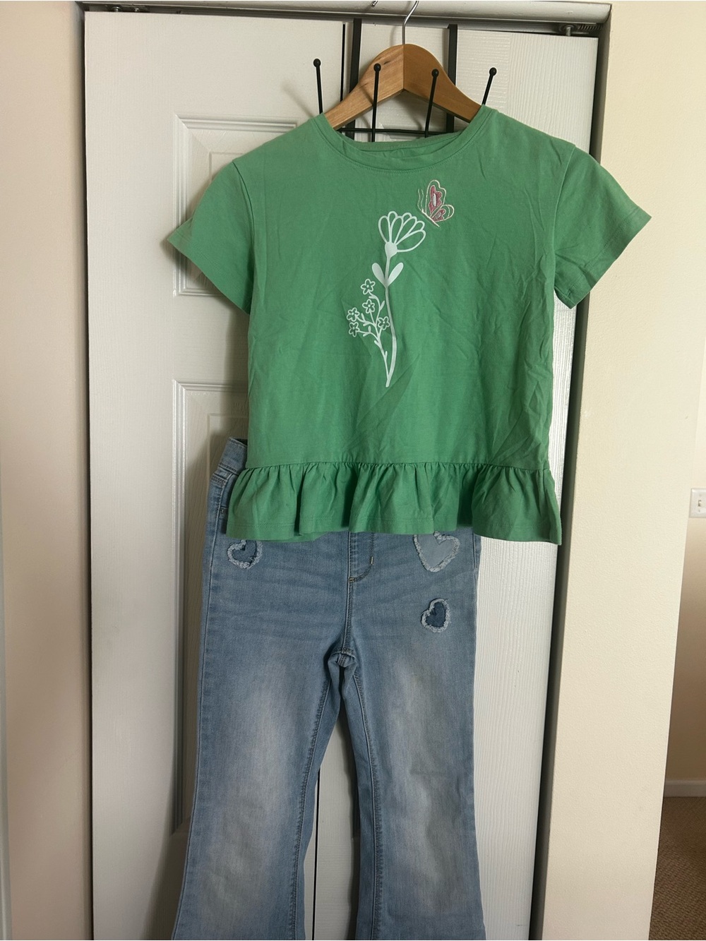 Set Girls Green Floral Peplum Tee and jeans size 10-12  Offer ☺️
